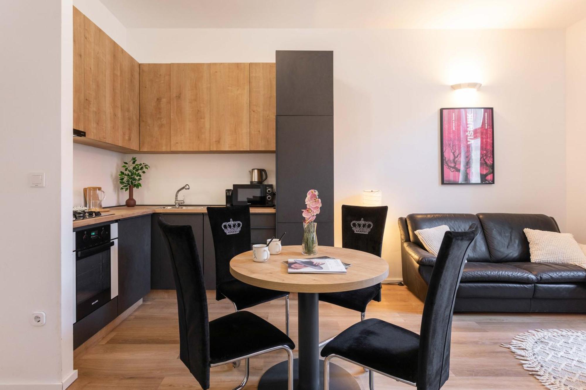 Design And Modern Apartments In Heart Of Zagreb Extérieur photo